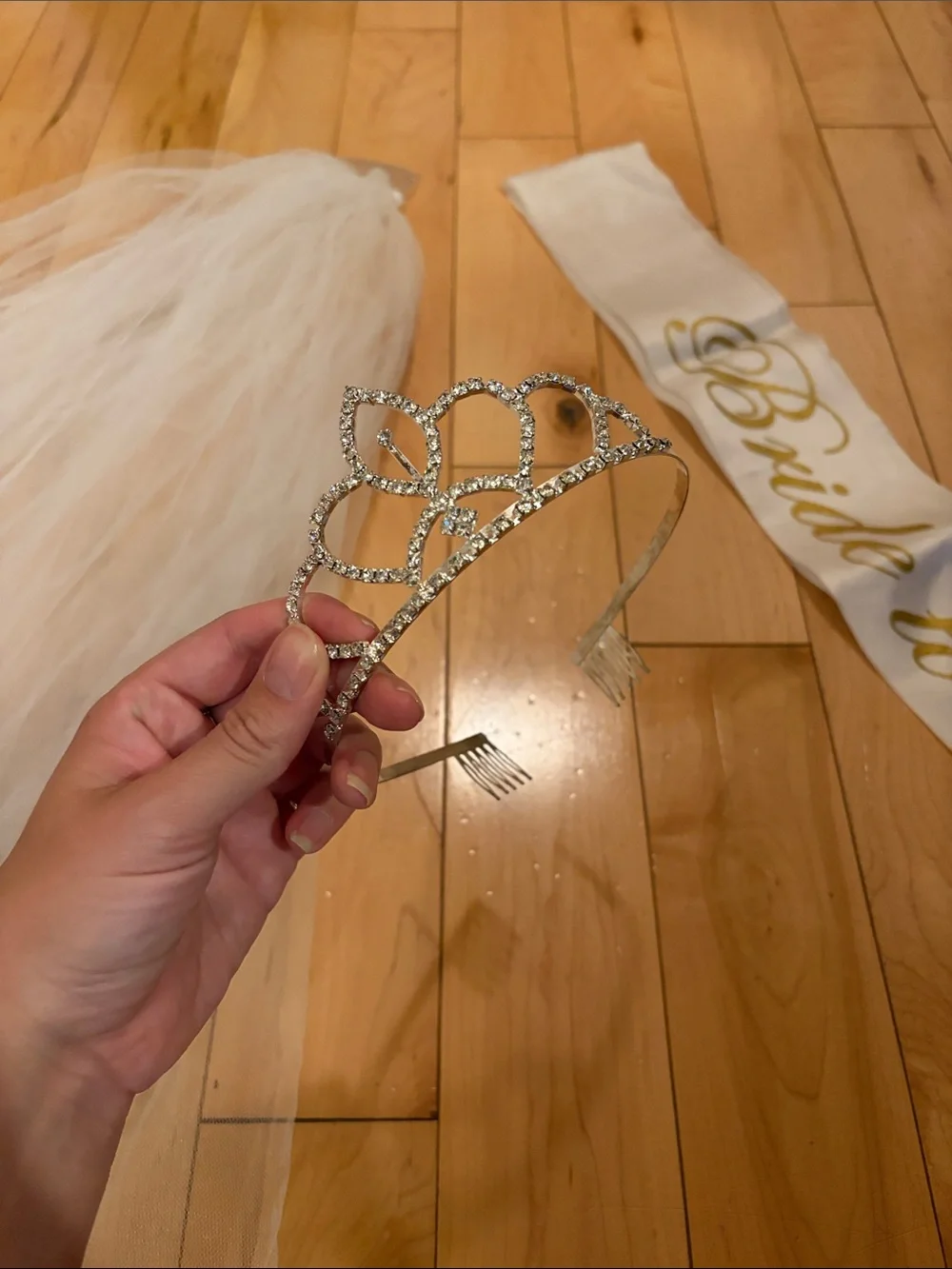 Bridal Veil with 'Bride to Be' Sash and Tiara Set - White